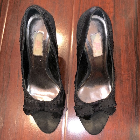 Jennifer Lopez | Shoes | Jlo Black Peep Toe Heels With Bow Size 8m |  Poshmark